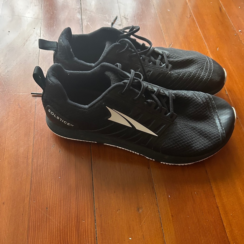 Women’s Altra Solstice XT cross training shoe